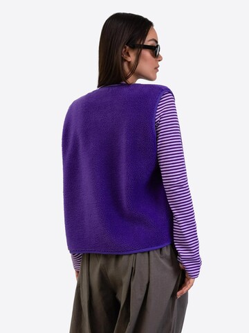 BROKE + SCHÖN Vest in Purple