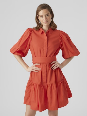 Robe-chemise VERO MODA en rouge : devant