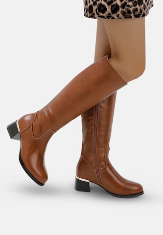 Elara Stiefel in Braun