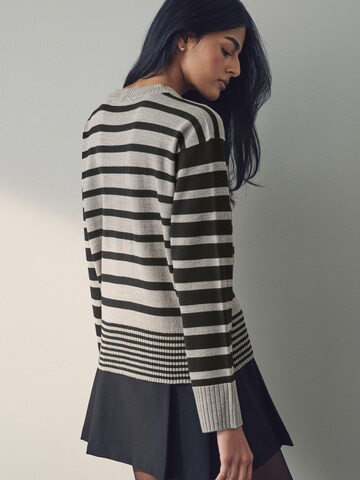 Next Pullover in Grau: Vorderseite