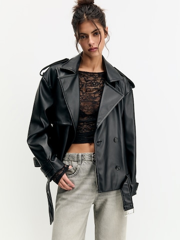 Veste mi-saison Pull&Bear en noir : devant