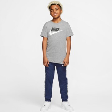 Tricou de la Nike Sportswear pe gri