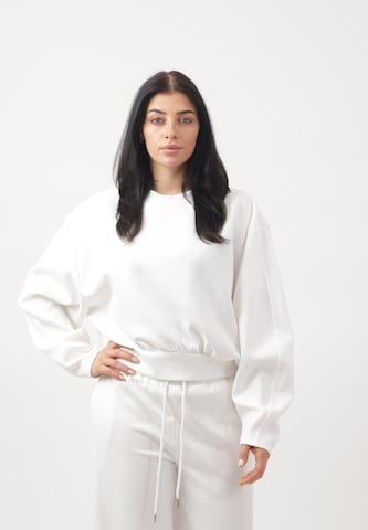Elara Sweatshirt in White