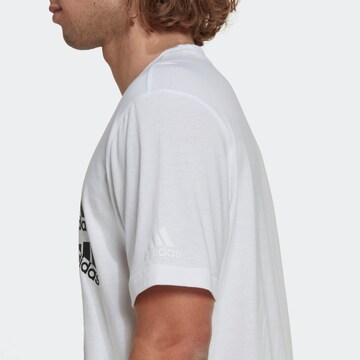 ADIDAS SPORTSWEAR Funkcionalna majica 'Essentials Brandlove' | bela barva