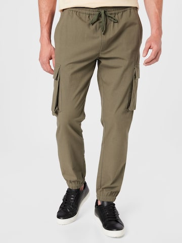 ABOUT YOU Tapered Cargo Pants 'Mailo' in Green: front