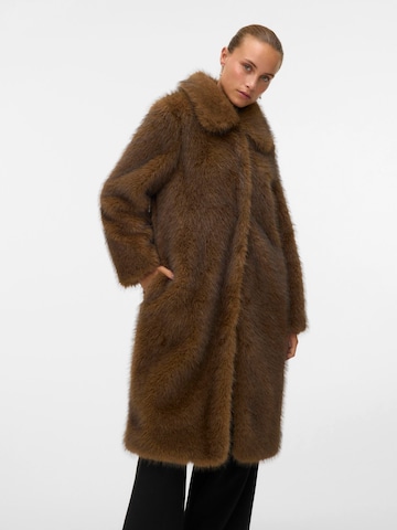 VERO MODA Vinterfrakke 'VMGLORIA' i brun