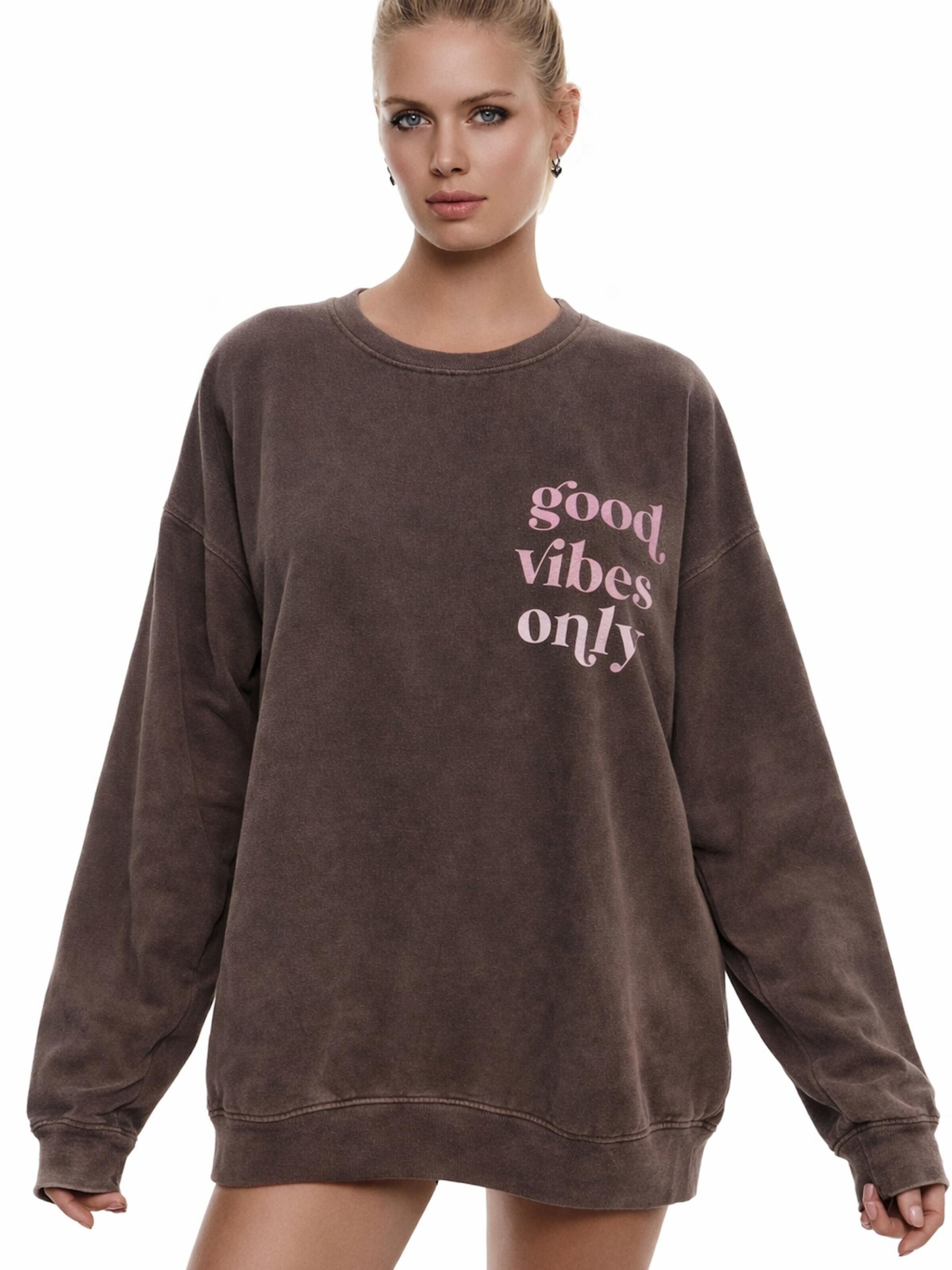 Worldclassca Sweatshirt in Brown: front