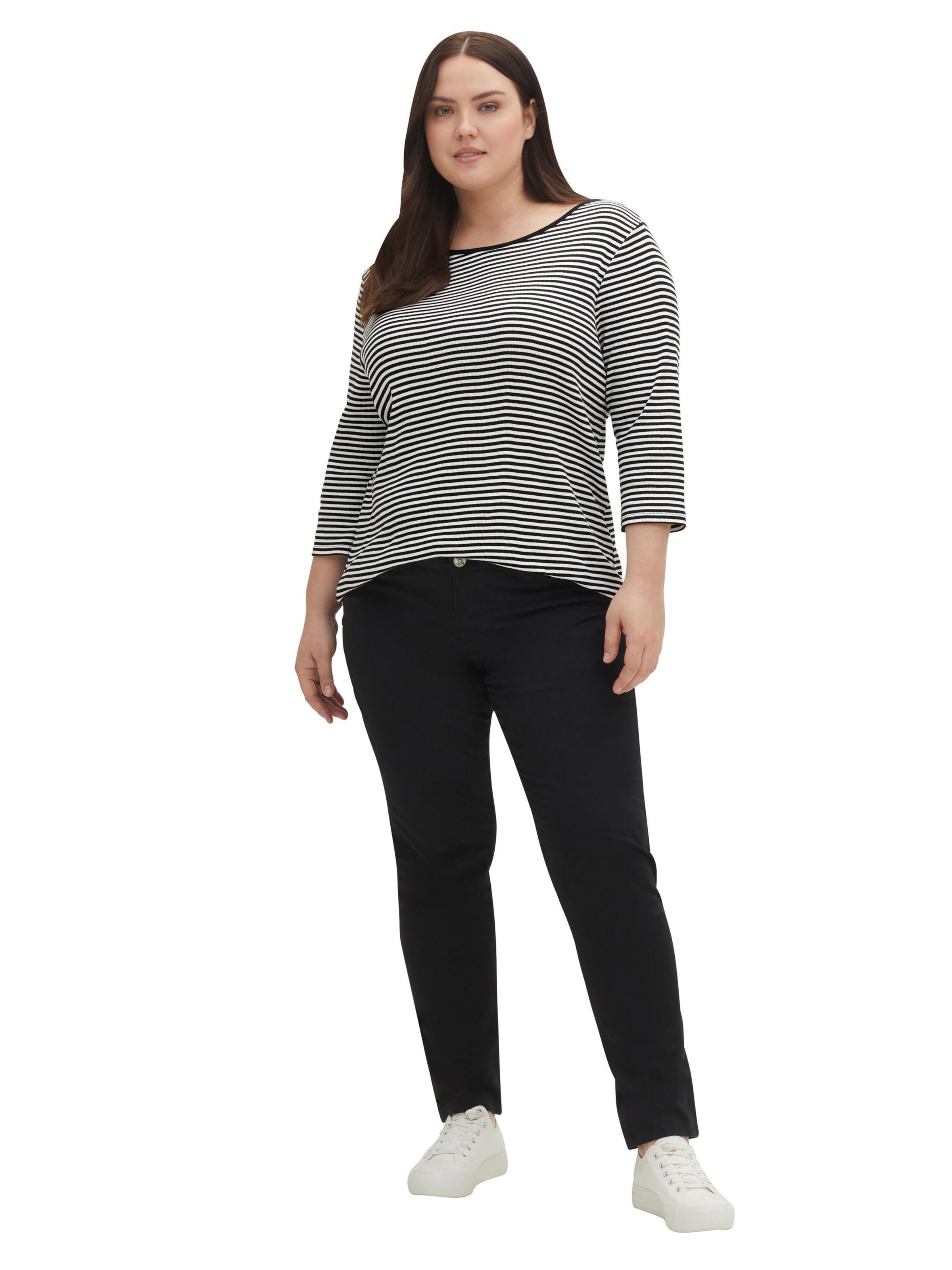 SHEEGO T-shirt i svart