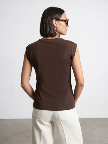 Dilvin T-Shirts in Braun