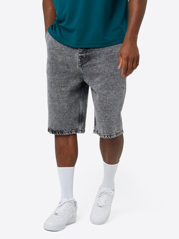 regular Jeans di BRAVE SOUL in grigio: frontale