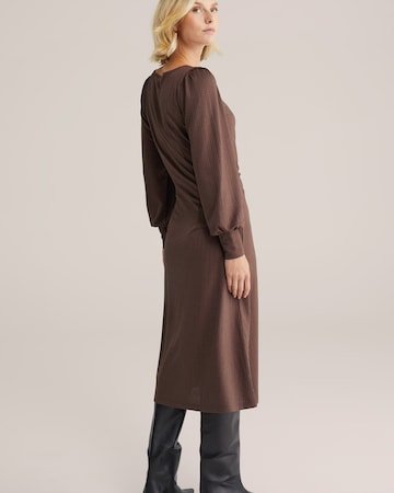 WE Fashion Kleit, värv pruun