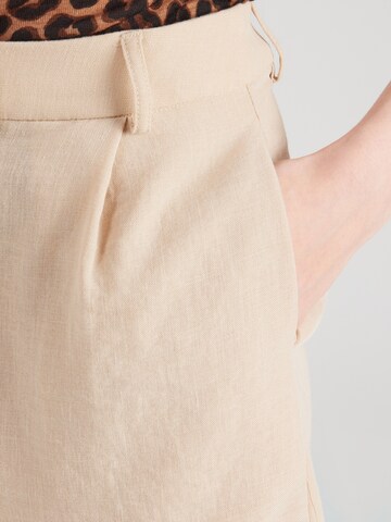 regular Pantaloni con pieghe 'Franca' di ABOUT YOU in beige