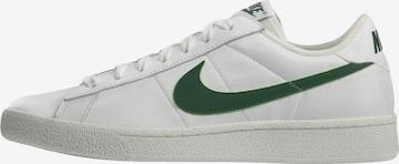 Nike Sportswear Sneakersy niskie 'CLASSIC' w kolorze biały: przód