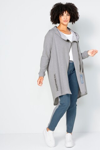 Angel of Style Zip-Up Hoodie in Grey