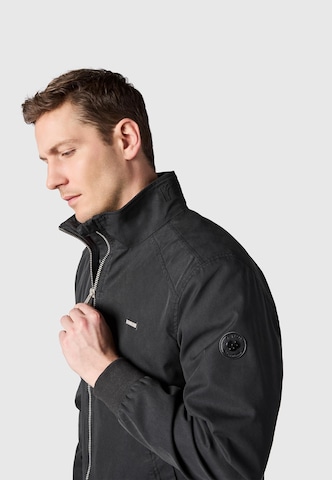 Geacă de primăvară-toamnă 'Izzyk' de la Ragwear pe negru