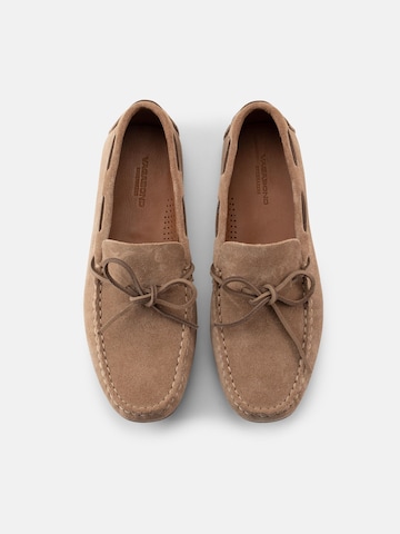 VAGABOND SHOEMAKERS Mokkasiina 'Larissa' värissä beige