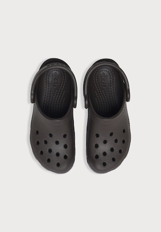 Crocs Open schoenen 'Classic' in Bruin