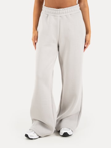 Loosefit Pantalon 'Zadie' Smilodox en gris : devant