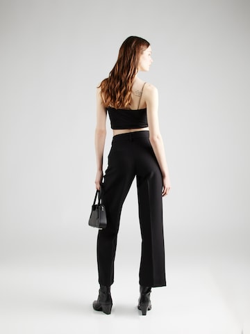 VERO MODA Regular Pleated Pants 'KAMILLA' in Black