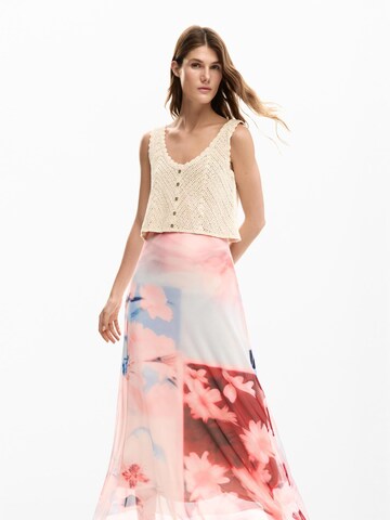 Rochie de la Desigual pe roșu