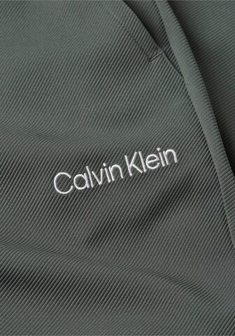 Calvin Klein Sport Tapered Sporthose in Grau