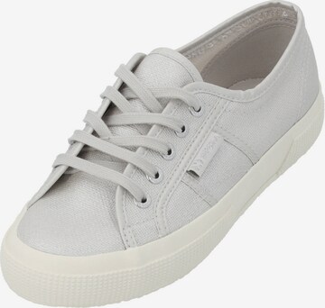 Baskets basses 'Lame' SUPERGA en gris : devant