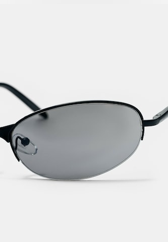 Pull&Bear Sonnenbrille in Schwarz