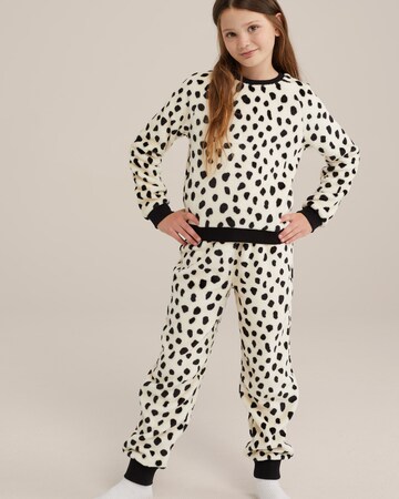 WE Fashion Pajamas in Black: front