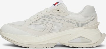Tommy Jeans Sneakers in Beige: front