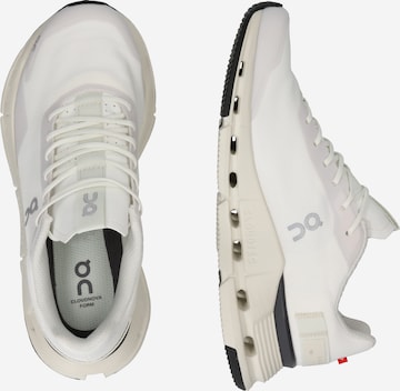 Chaussure de sport 'Cloudnova Form' On en blanc