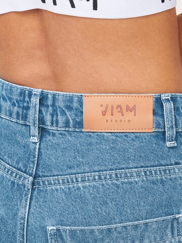 Regular Jean 'Energy' ABOUT YOU x VIAM Studio en bleu