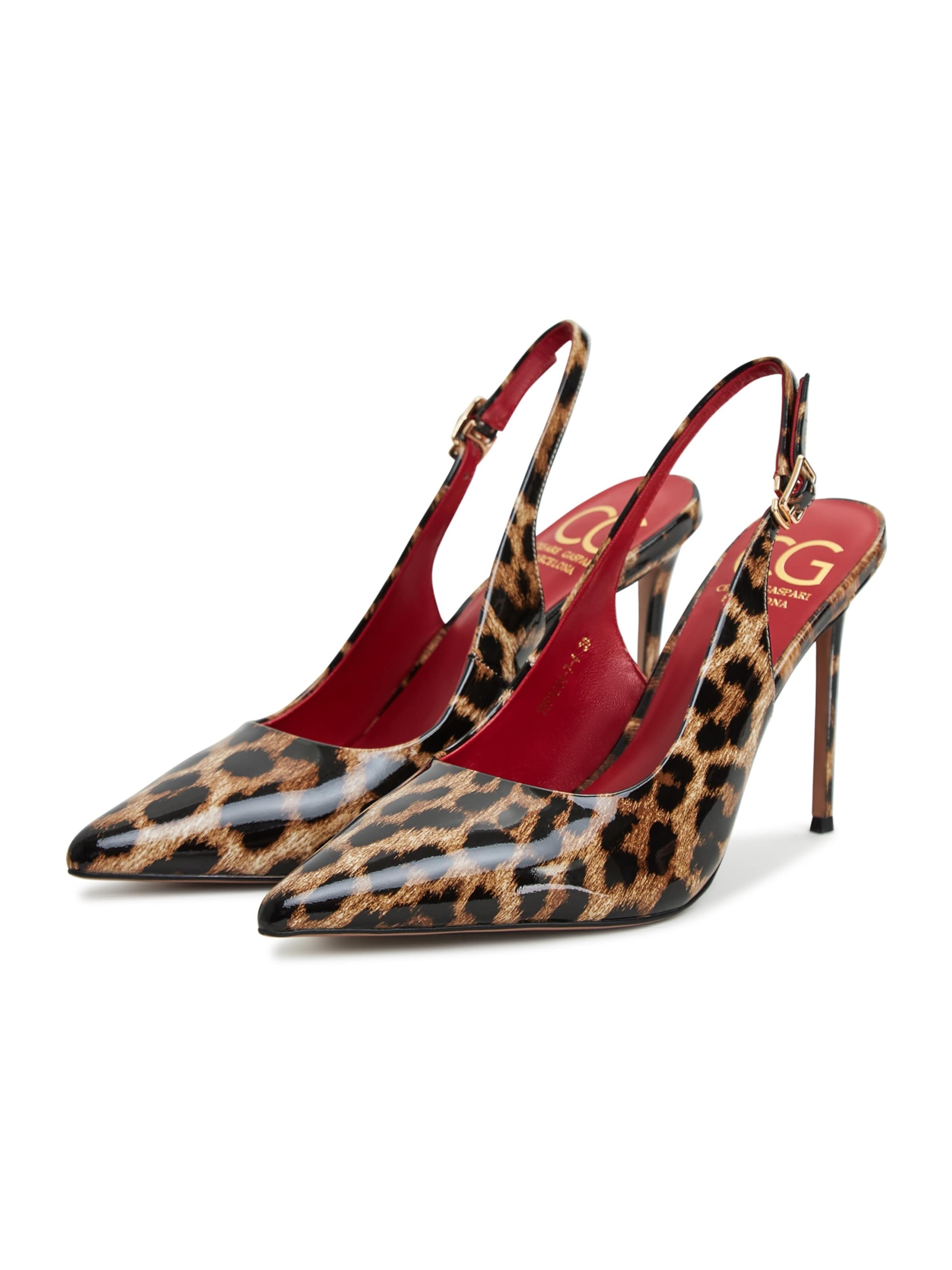 CESARE GASPARI Pumps in Brown