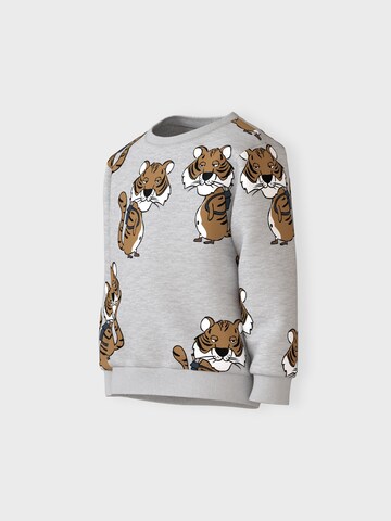 NAME IT - Sweatshirt 'Stig' em cinzento