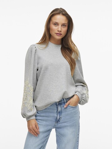 VILA Sweatshirt in Grijs: voorkant