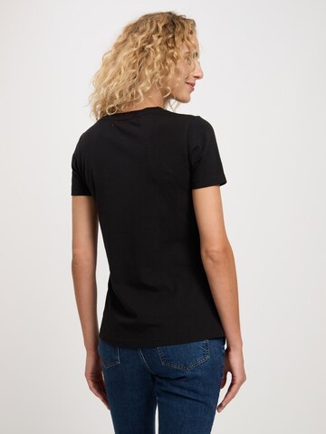 CROSS JEANS Shirt in Black