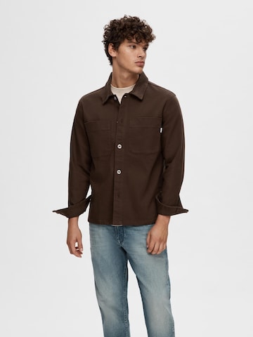 SELECTED HOMME Regular fit Button Up Shirt 'JAKE' in Brown: front