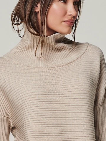 YOU LOOK PERFECT Trui 'BAILEY' in Beige