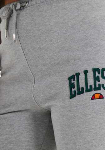 ELLESSE - Regular Calças 'Cammina' em cinzento