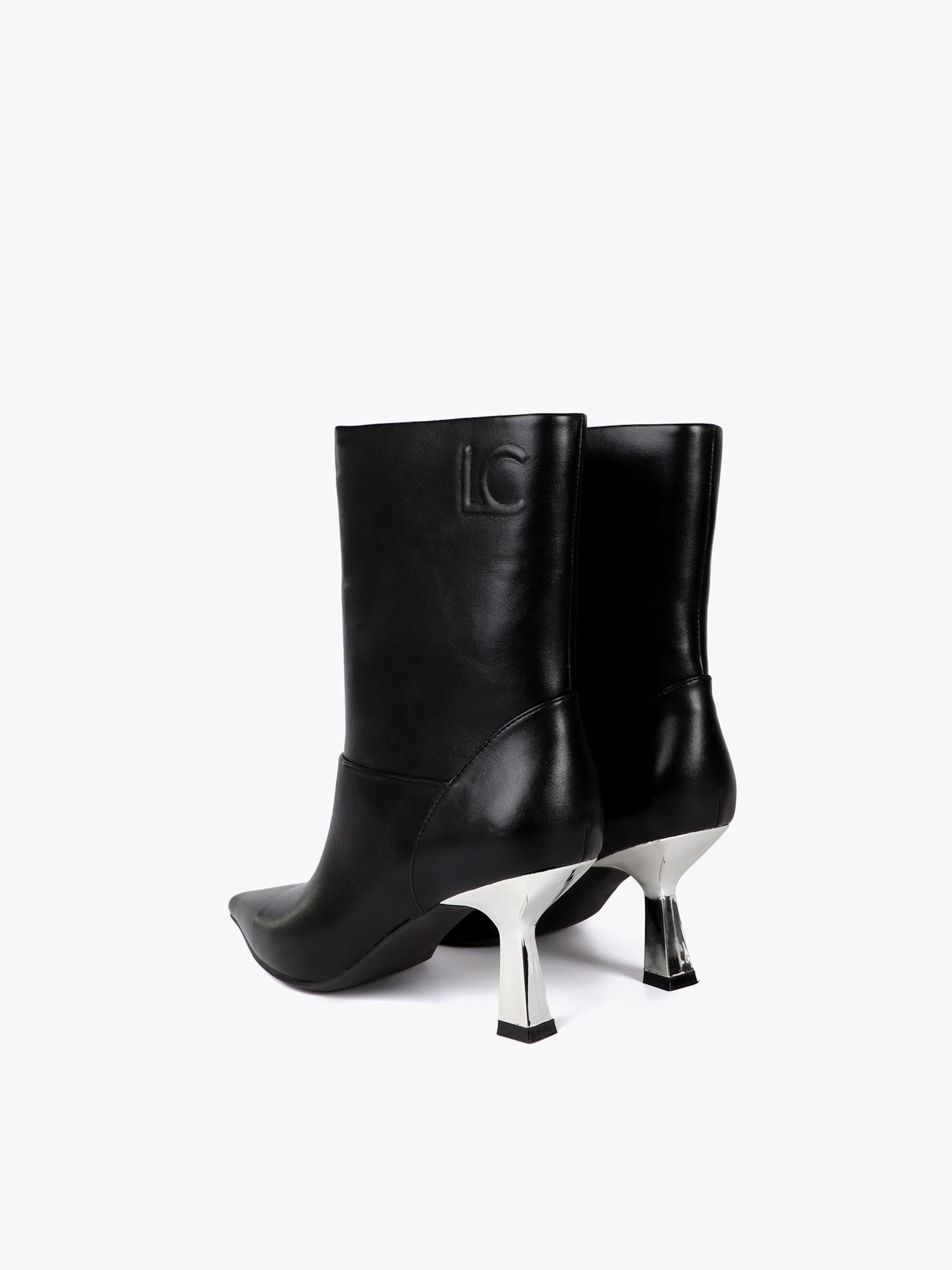 Lola Casademunt - Botas pelo tornozelo em preto