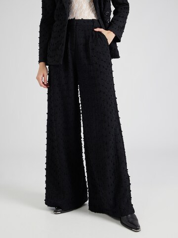 Wide leg Pantaloni con pieghe di Hofmann Copenhagen in nero: frontale