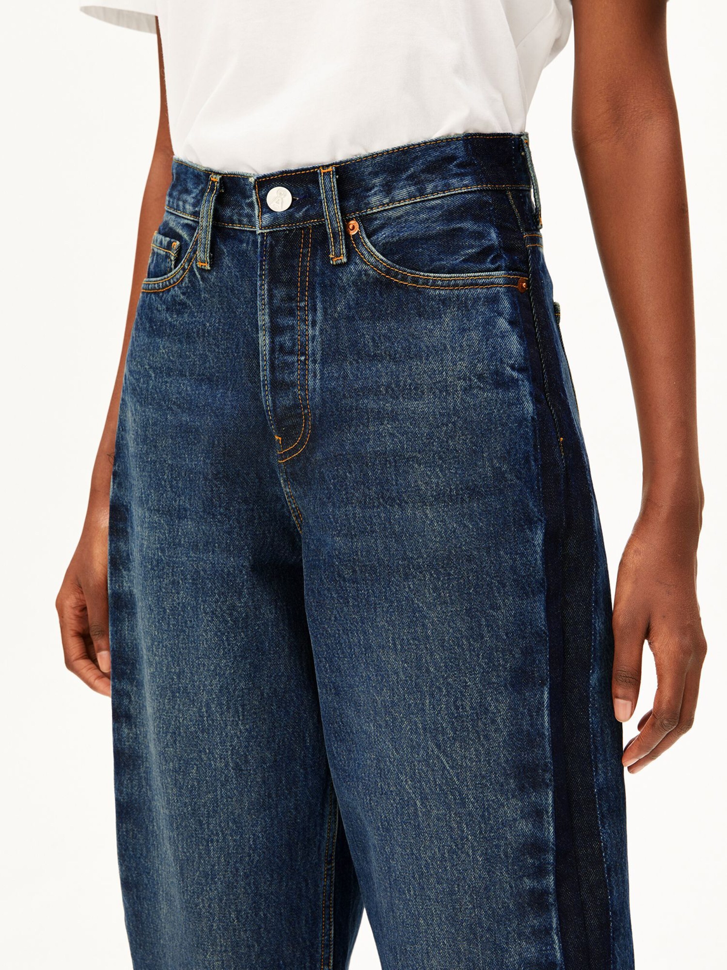 ARMEDANGELS Barrel Jeans 'BAARLY' BARREL in Blau: Vorderseite