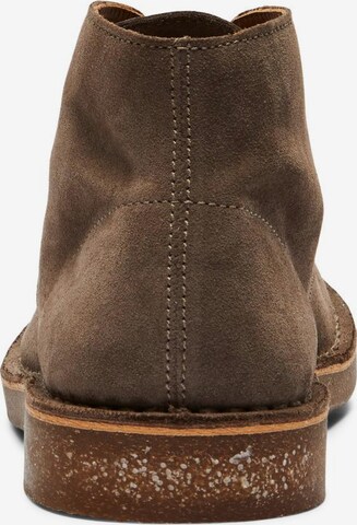 SELECTED HOMME - Botas chukka 'Riga' em castanho