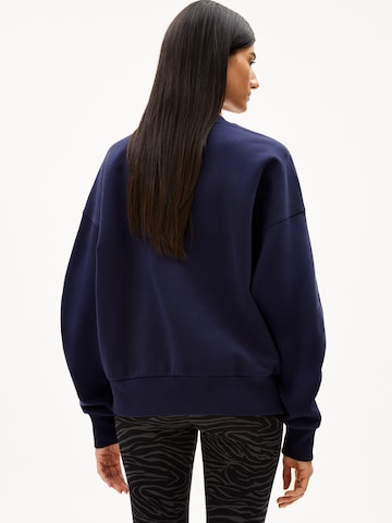 ARMEDANGELS Sweatshirt in Blue