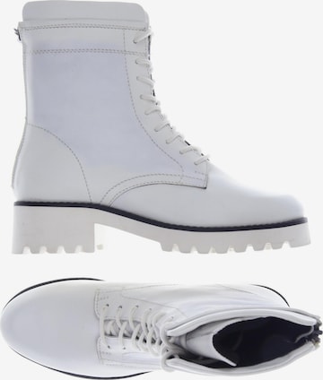 GERRY WEBER Dress Boots in 37 in White: front