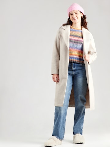 Vero Moda Curve Between-seasons coat 'VMFortune Aya' in Beige