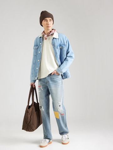 Tricou de la s.Oliver pe alb