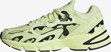 Baskets basses 'Astir' ADIDAS ORIGINALS en vert : devant