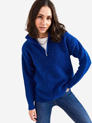 Bianco Lucci Trui in Blauw: voorkant