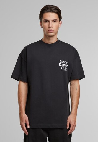Tricou 'Sunday Running Club' de la Another Cotton Lab pe negru: față