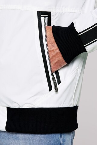 CAMP DAVID Between-Season Jacket in White